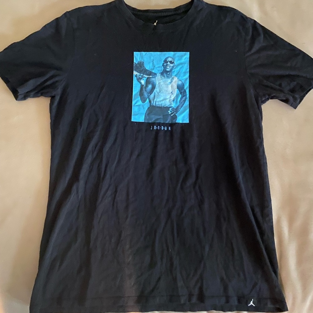 Black Jordan short sleeve tee